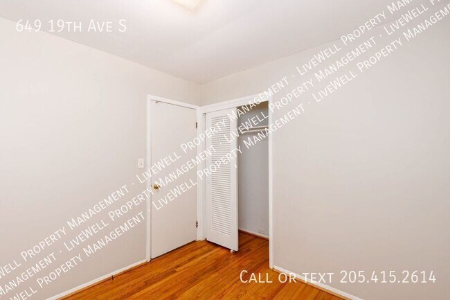 Building Photo - 649 19th Ave S