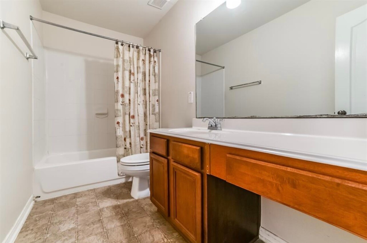 Building Photo - 8126 Montague Manor Ln