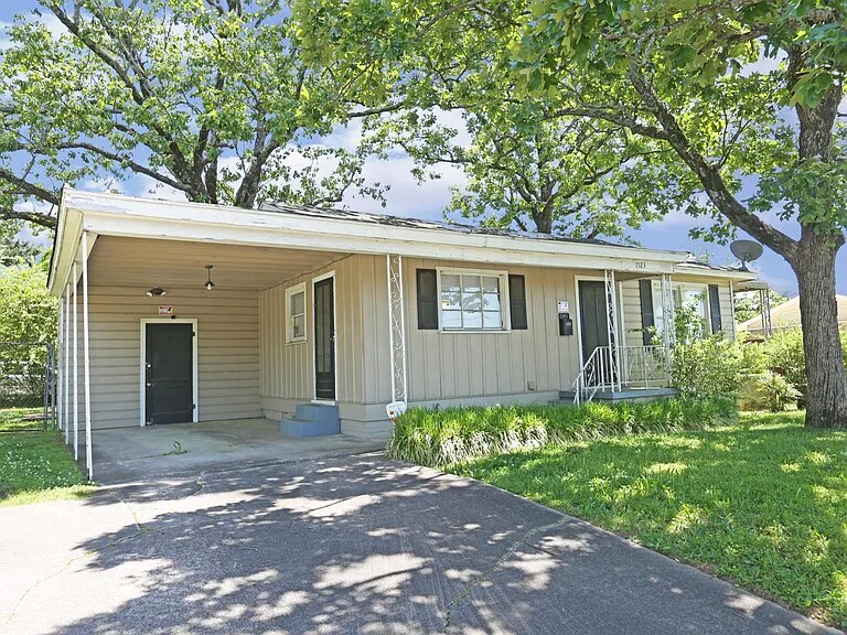 Primary Photo - 1523 N Mississippi St