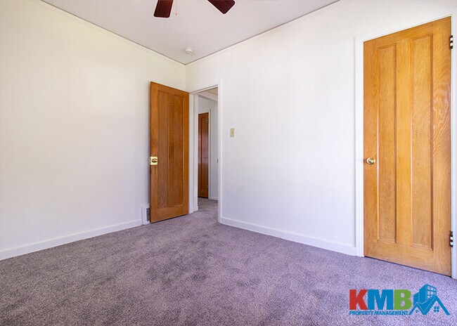 Building Photo - 839 14th St NE