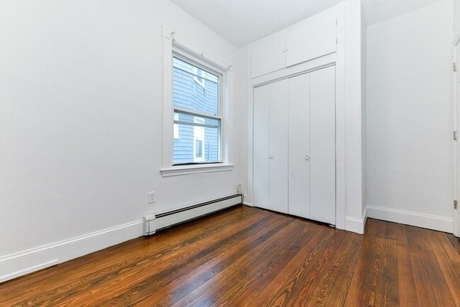 Building Photo - 45 Beech Glen St
