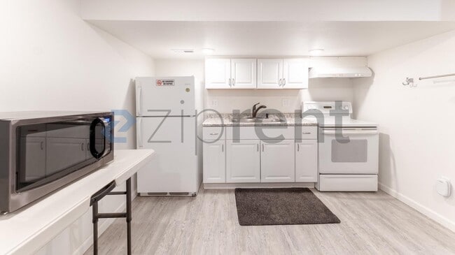 Building Photo - 503 E Montgomery Ave