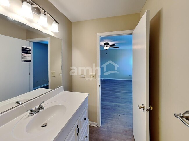 Building Photo - 2200 Brindlewood Dr