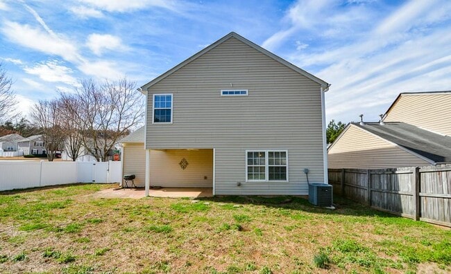 Building Photo - 612 Spanish Oak Dr