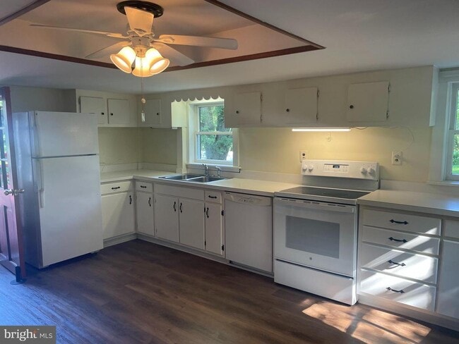 Building Photo - 13328 Springhollow Ln