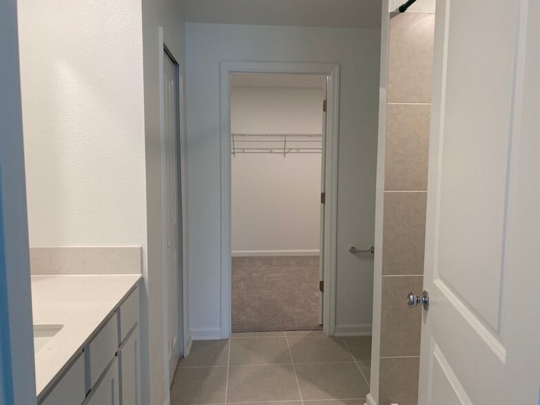 Building Photo - 2316 Green Valley St