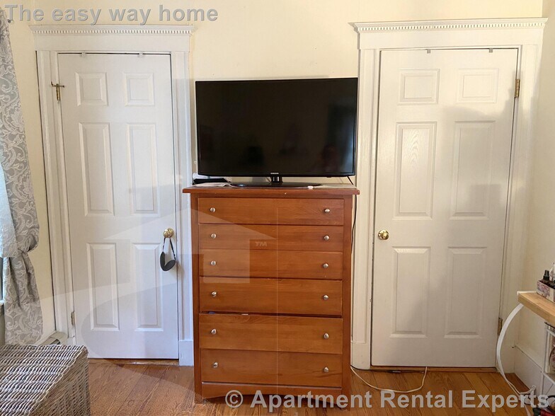 Building Photo - 41 Bay State Ave