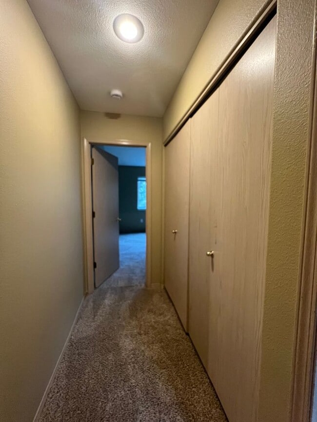 Building Photo - Rent Special: 1/2 Off February's Rent