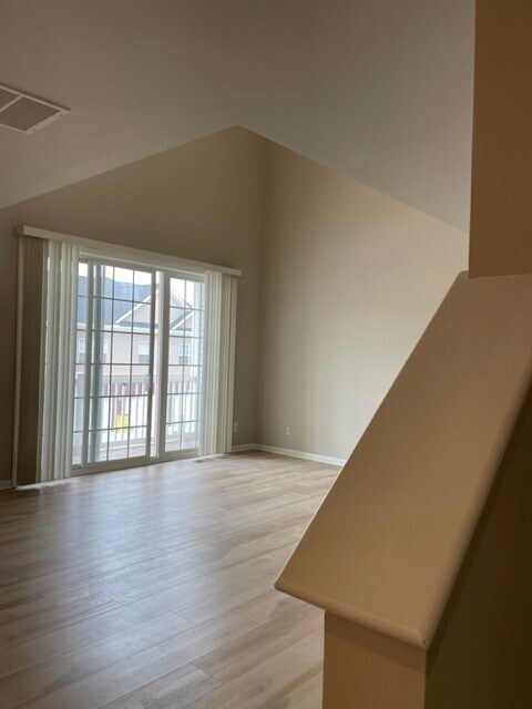 Building Photo - 8401 Towne Center Cir
