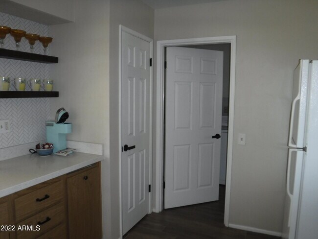 Building Photo - 11029 W Caron Dr