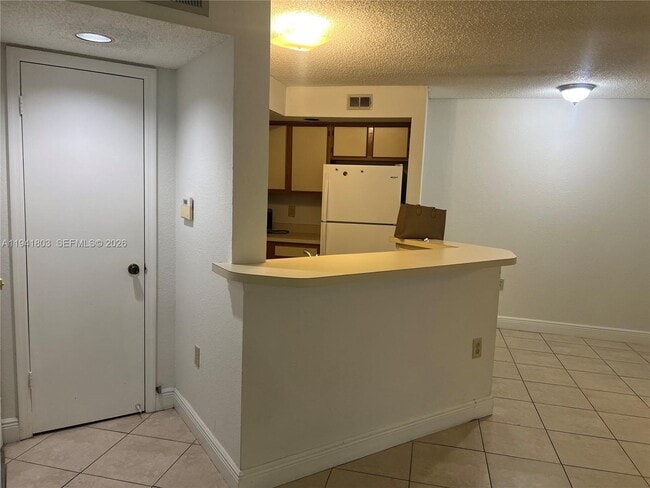 Building Photo - 643 Vista Isles Dr