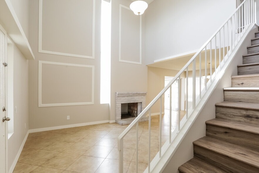 Building Photo - 7030 S 42nd St