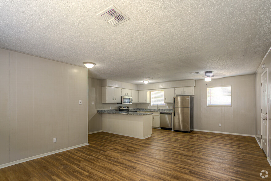 Dining Area - Woodland Apartments