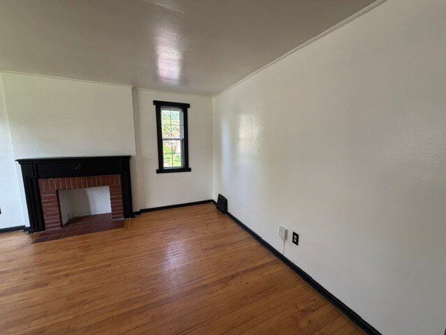 Building Photo - 1465 W 7th Ave