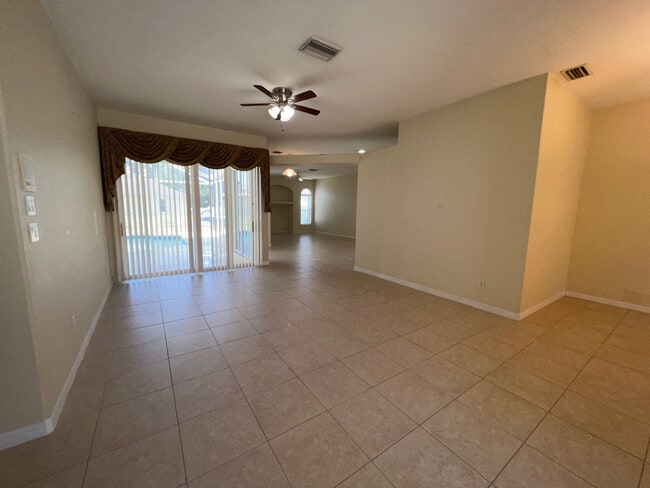 Building Photo - 4970 Easter Terrace