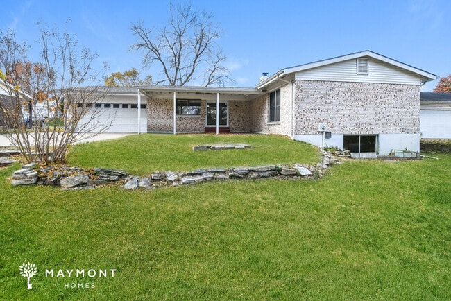 Building Photo - 3665 Seville Dr