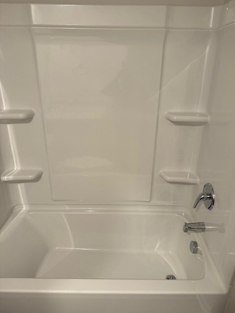 Building Photo - 144 Village Green Dr