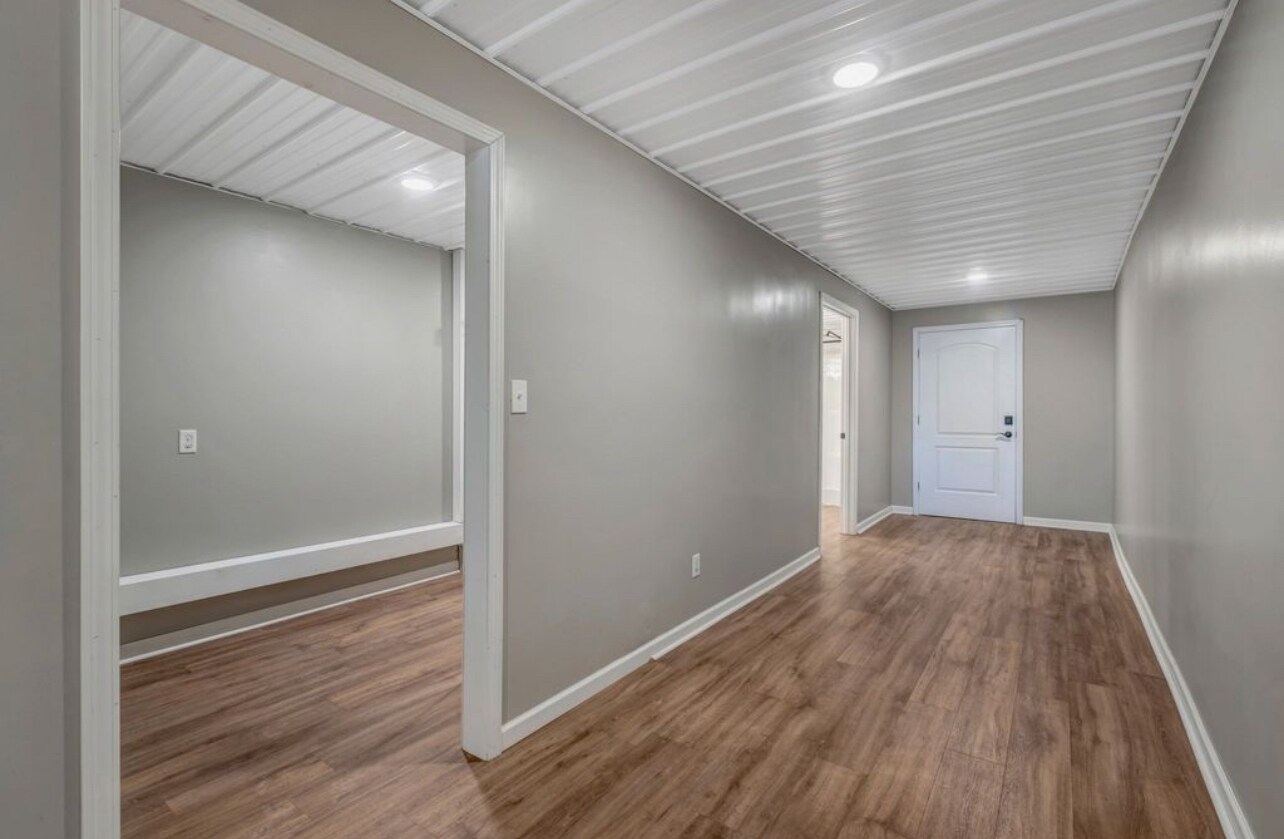 Building Photo - 5440 Eugene Kennedy Ln