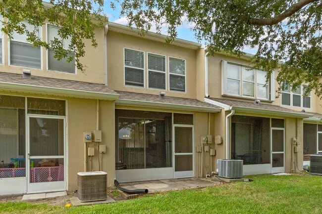 Building Photo - 1342 Hampton Park Ln