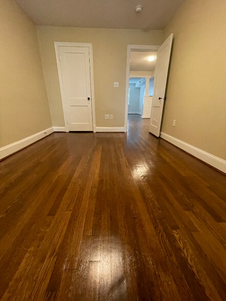 Building Photo - 4630 New Hampshire Ave NW