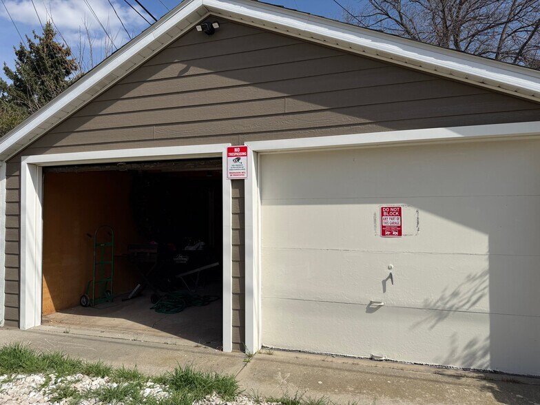 Building Photo - 1718 Virginia Ln