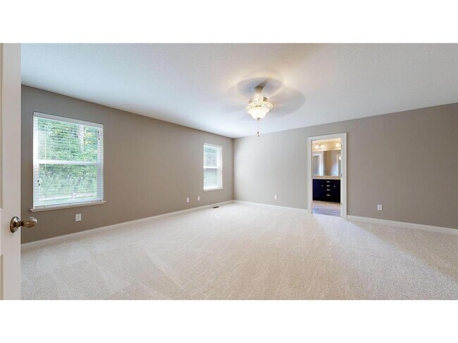 Building Photo - 5585 Orchard Cove