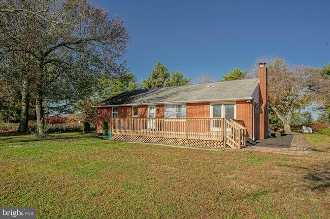 Building Photo - 123 Thies Rd