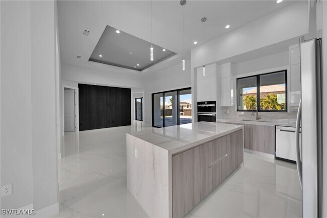 Building Photo - 436 NW 38th Ave