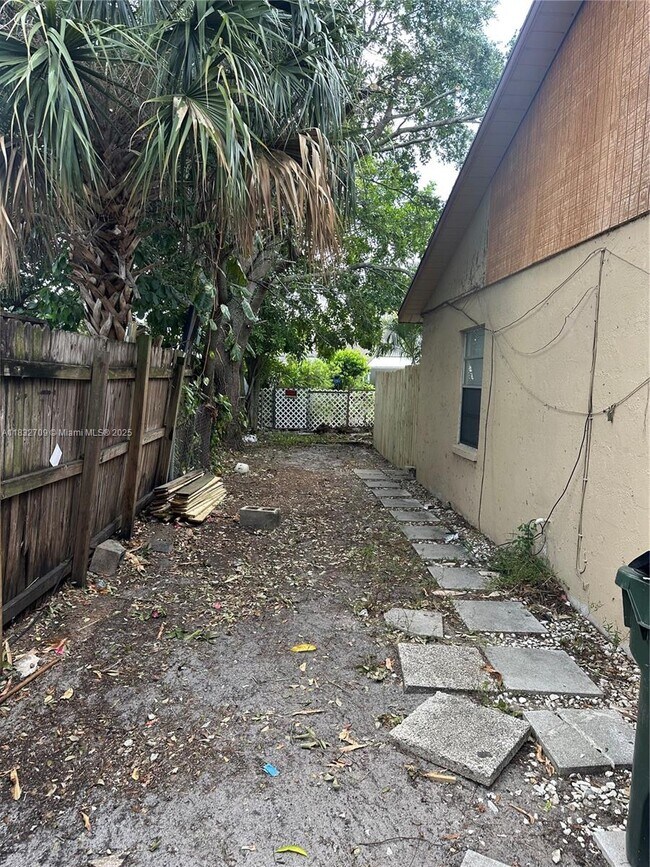 Building Photo - 3815 S 57th Ave