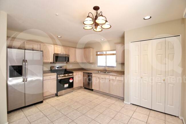 Building Photo - 7650 E Williams Dr