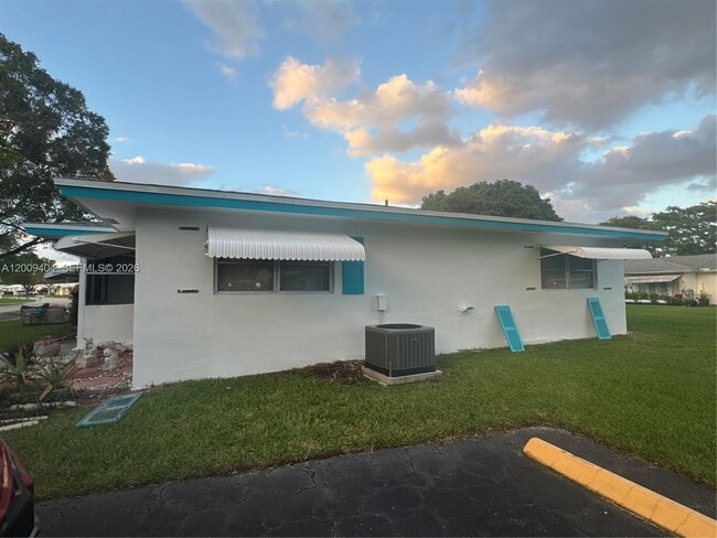 Building Photo - 1140 NW 85th Ave