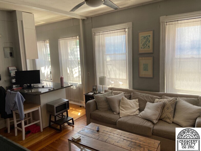 Building Photo - 106 Myrtle St