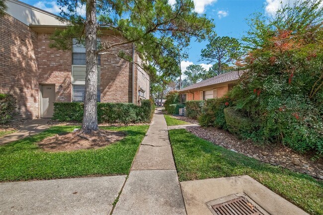 Building Photo - 8801 Hammerly Blvd