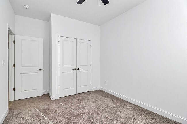 Building Photo - 707 Hoke Ln