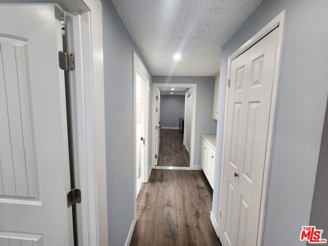 Building Photo - 11665 Babbitt Ave