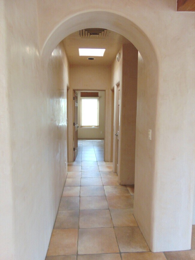 Building Photo - 416 Calle Kokopelli - *LEASE PENDING*