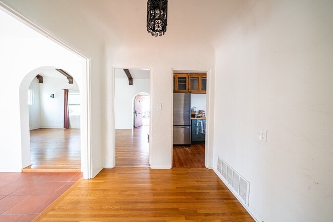 Building Photo - 3605 Dove Ct