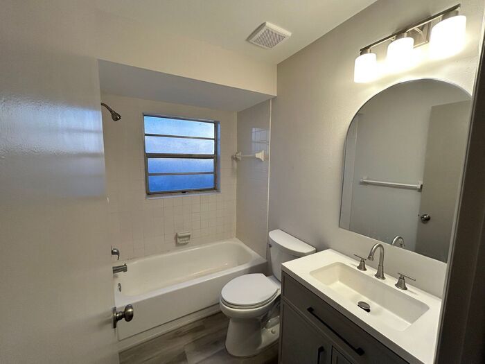 Building Photo - 12092 Aurora Ct