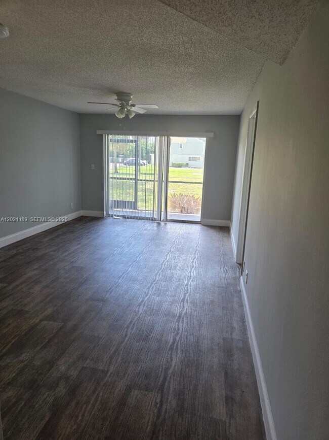 Building Photo - 8060 N Colony Cir