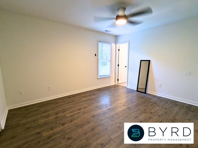 Building Photo - 5006 Glen Tara Dr