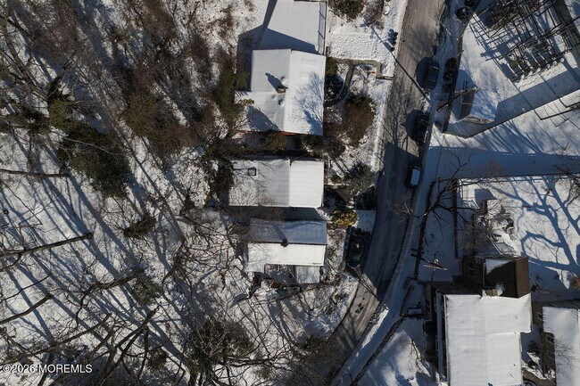 Building Photo - 94 Valley Ave