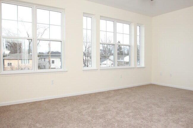 Building Photo - 70 Belvidere Ave