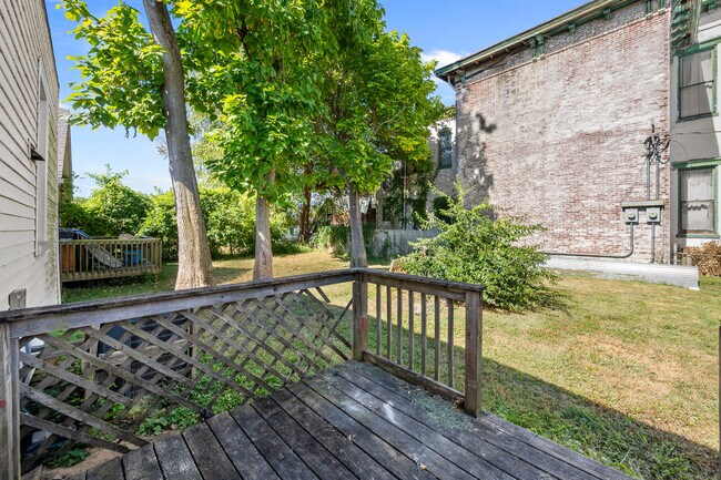 Building Photo - 652 N 29th St