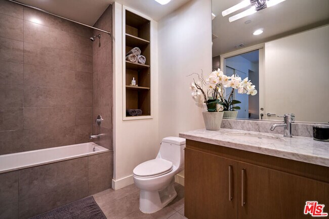 Building Photo - 6001 Carlton Way