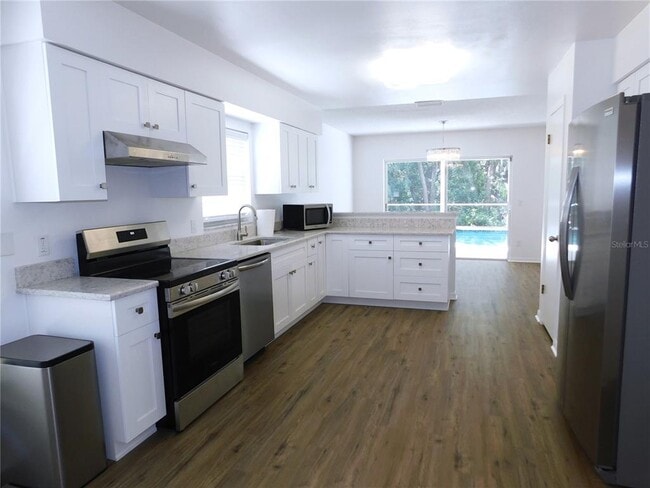 Building Photo - 3650 Fremantle Dr