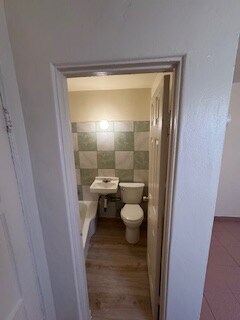 Building Photo - 112 S Eucalyptus Ave