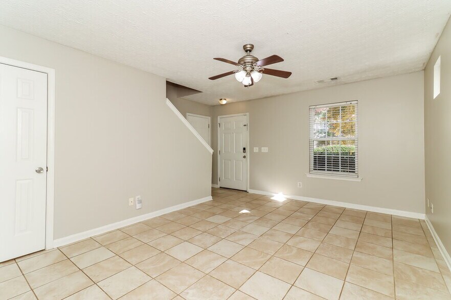 Building Photo - 235 Osmanthus Way