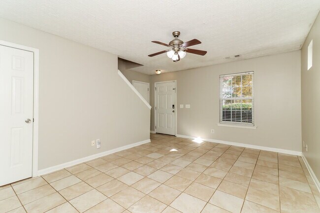 Building Photo - 235 Osmanthus Way