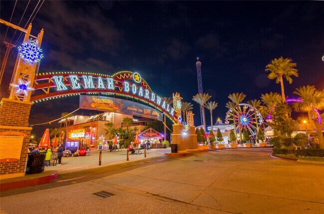 Building Photo - 4813 Cedar St