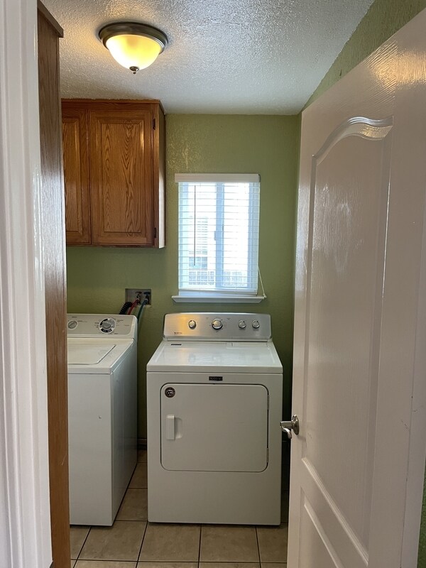 Building Photo - 7309 Roxanne Ln